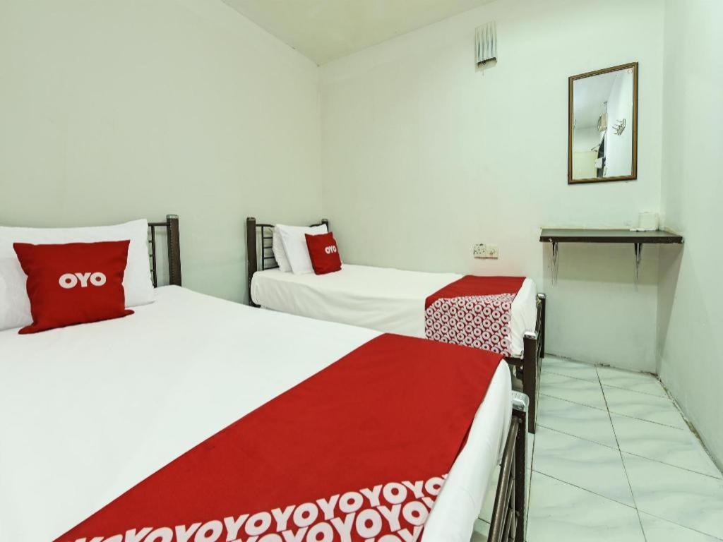 Oyo 90643 Gks Hotel Серембан  Экстерьер фото