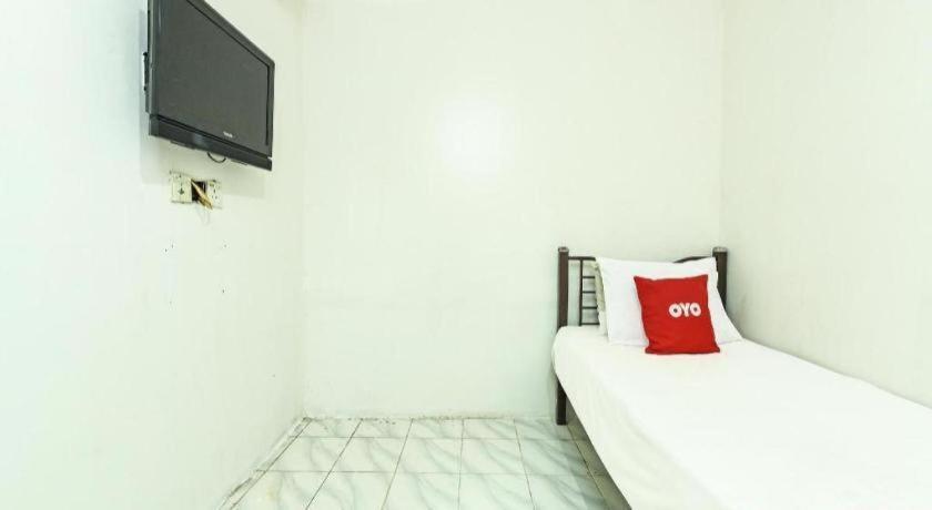 Oyo 90643 Gks Hotel Серембан  Экстерьер фото
